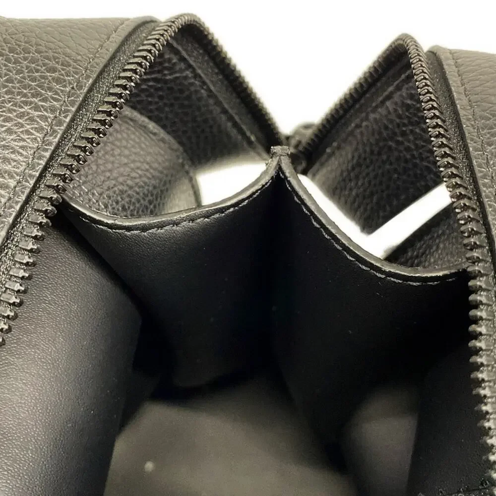 Balenciaga neoclassic city